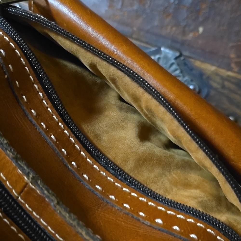 Patricia Nash purse - Picture 9 of 14